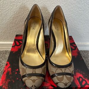 Coach Women's Black and Tan Heels
